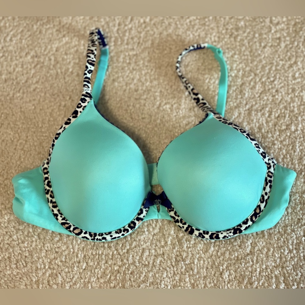 Victoria’s Secret body by Victoria Demi Bra 34B Mint Leopard Cheetah
